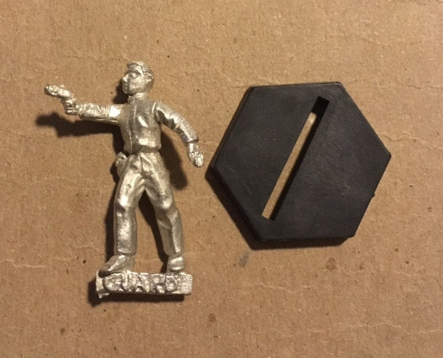 B5 RPG Earth Alliance guard figure (aiming PPG)