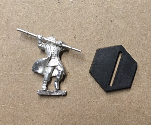 B5 RPG Minbari Federation ranger figure (swinging staff overhead)