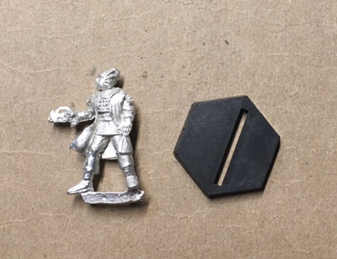 B5 RPG Minbari Federation guard figure (with pistol, fluttering cloak)
